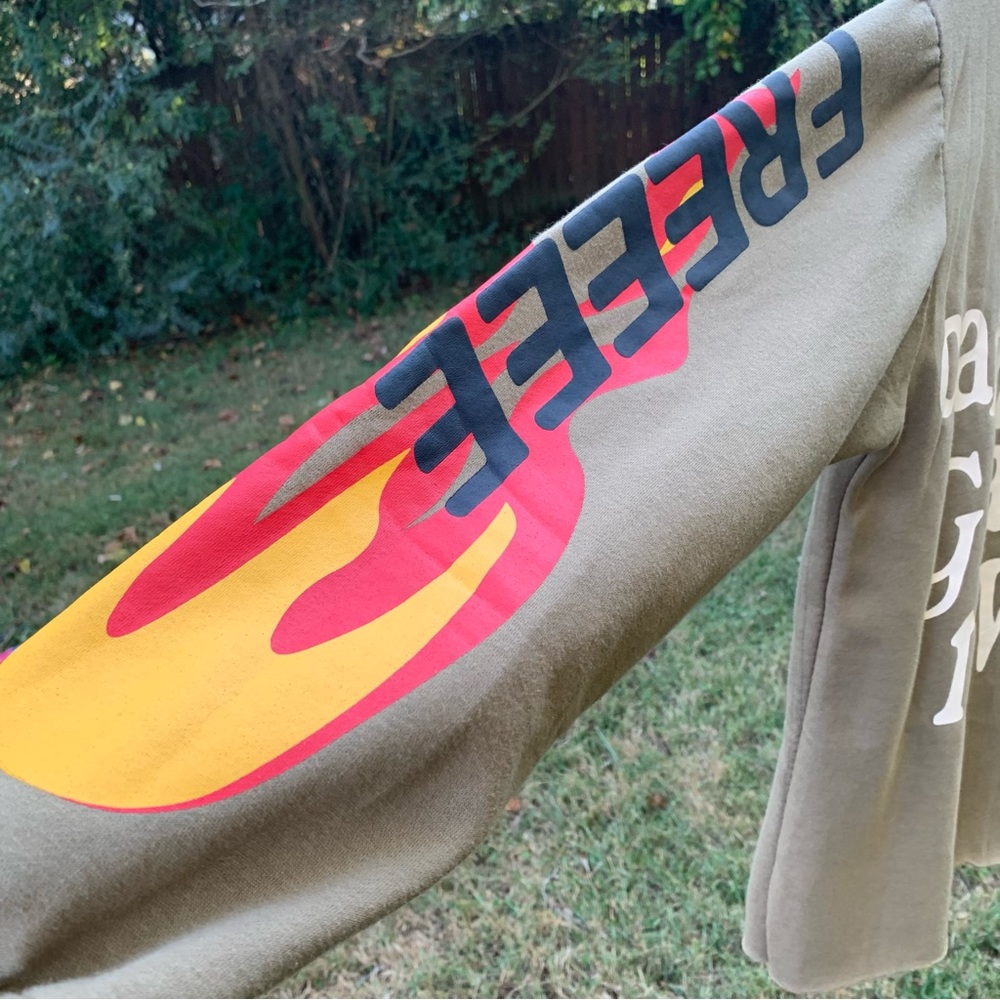 hbat 🫠 Kids See Ghosts 👻 Cropped Crew Sweatshirt Size Medium // graphic tee - Picture 4 of 14